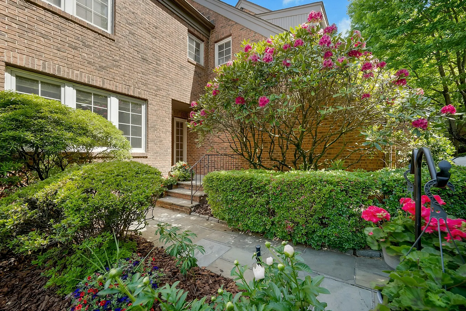 5 Mill Court Photo 2