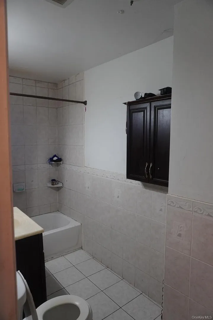 1384 Clinton Avenue Photo 6
