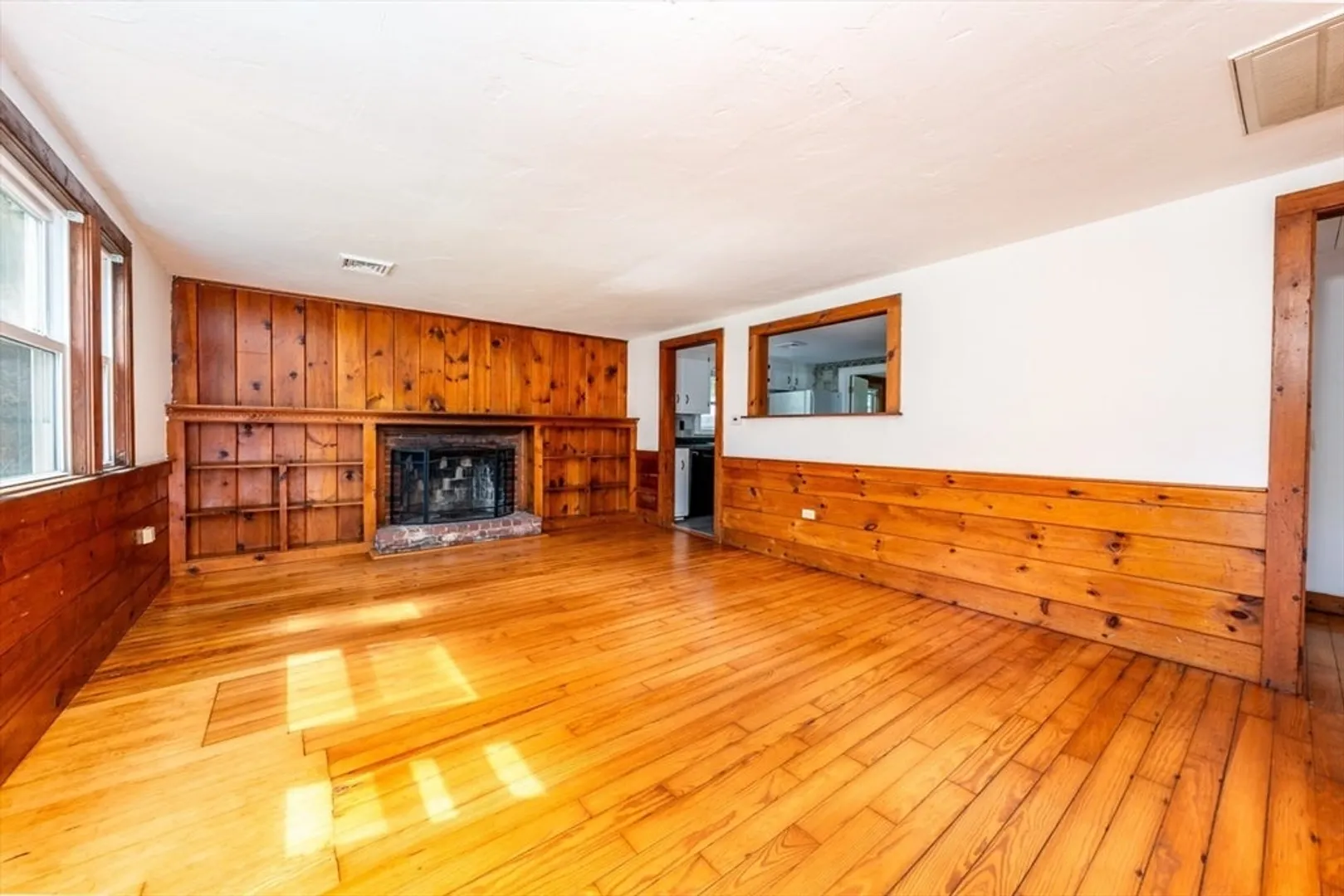 19 Mayflower Rd Photo 6