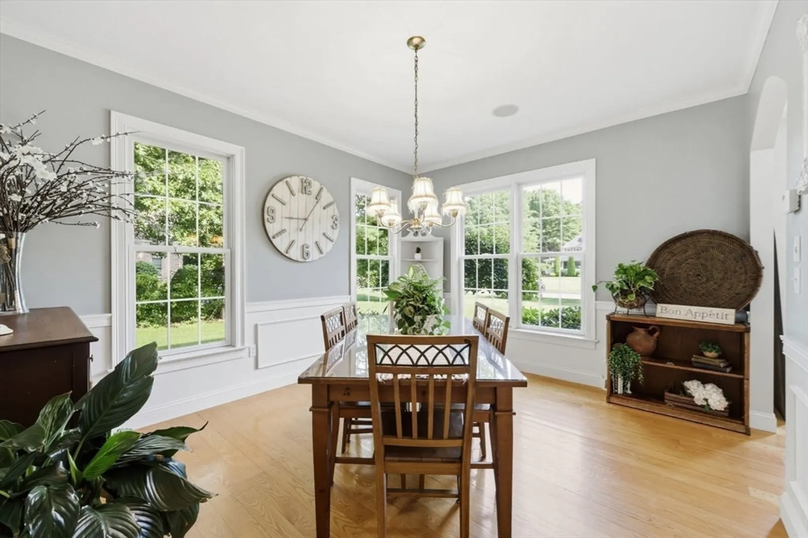 8 Lexington Circle Photo 10