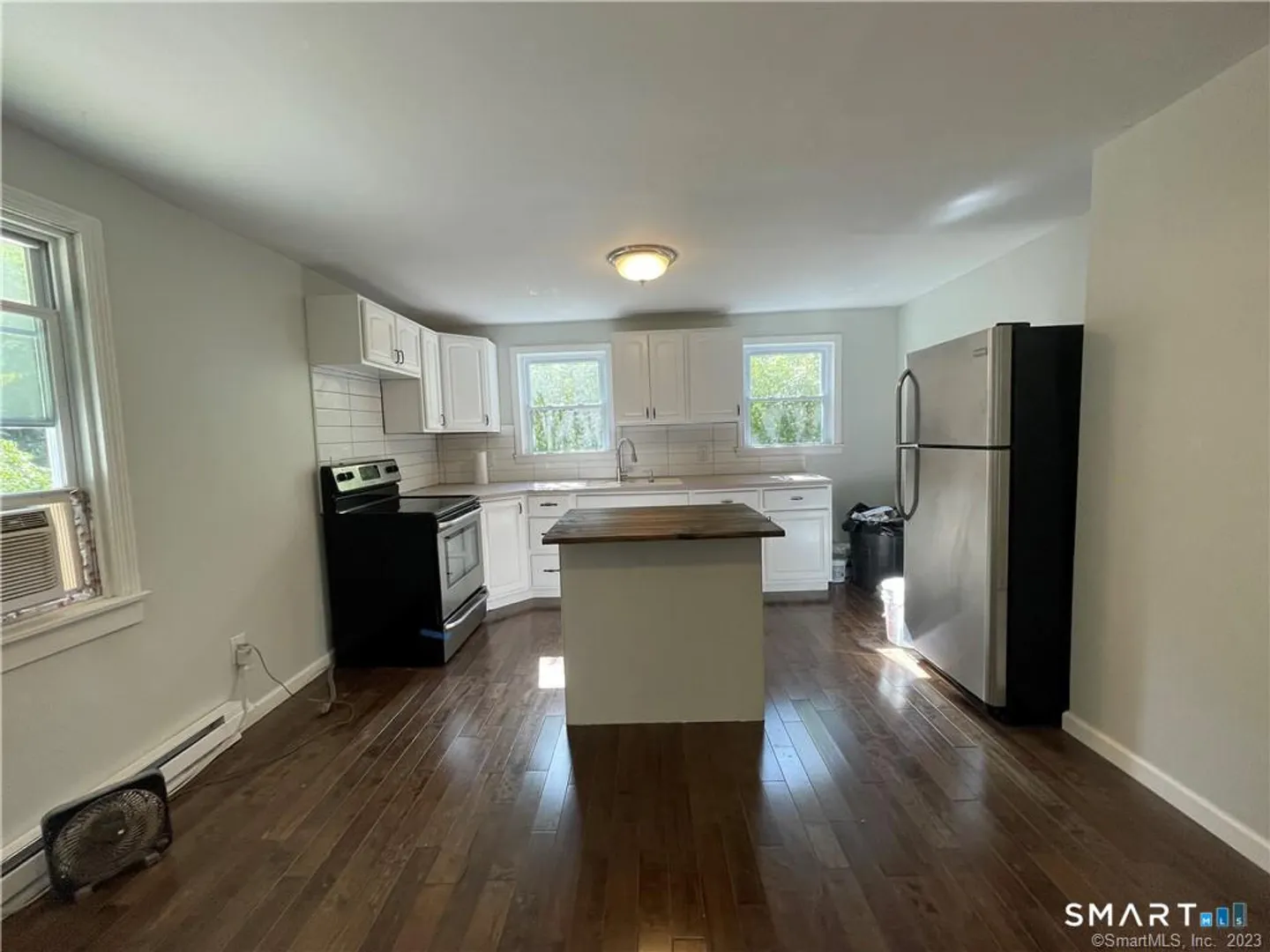 155 Riverside Drive Photo 5