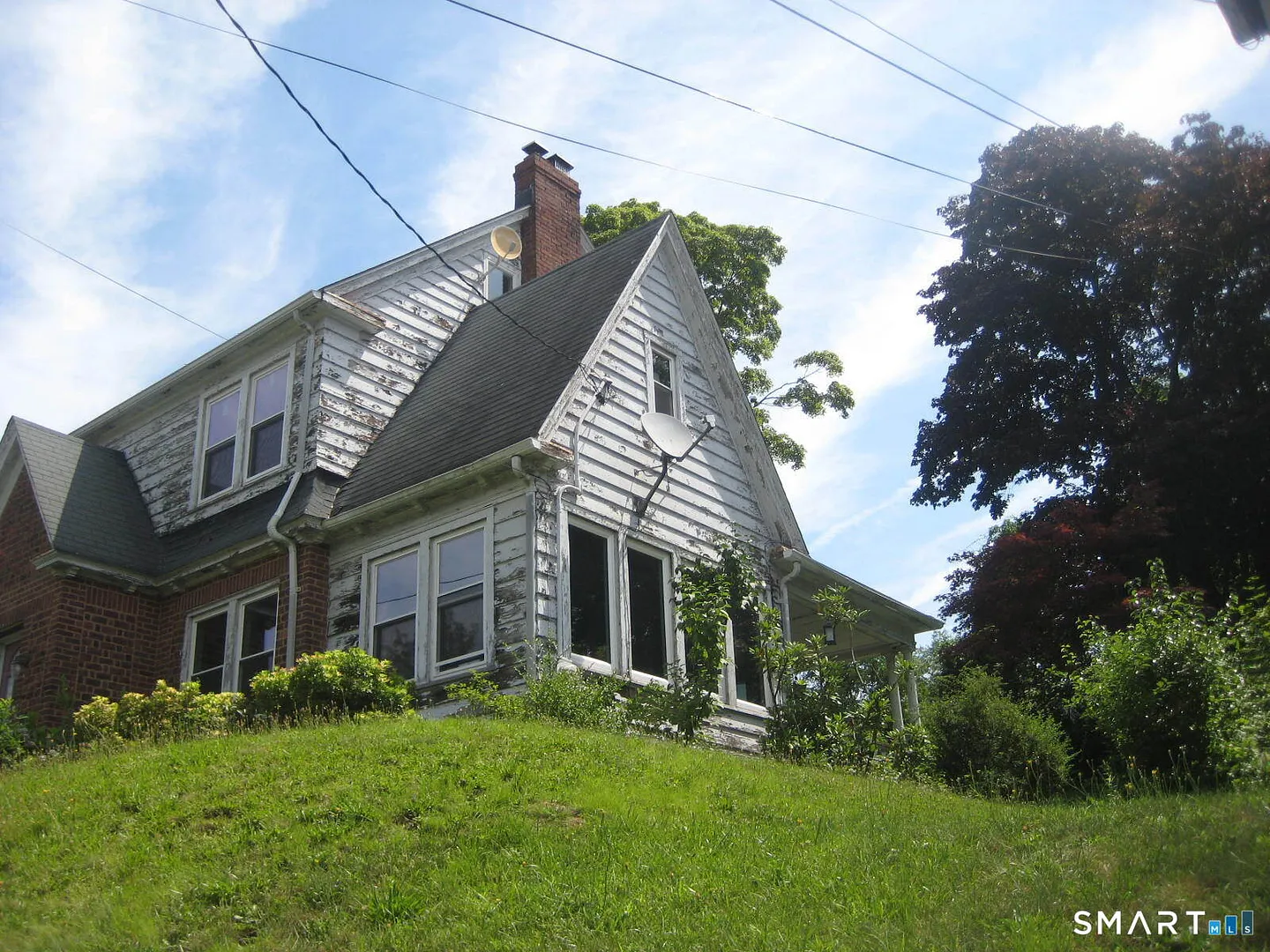 105 Roydon Road Photo 3
