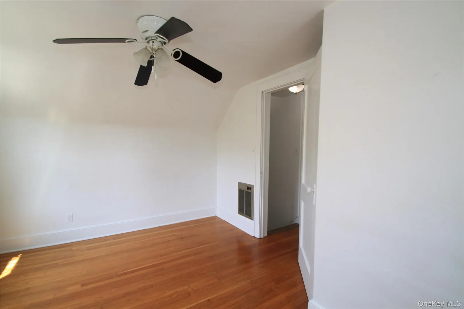 38 Glenwood Photo 14