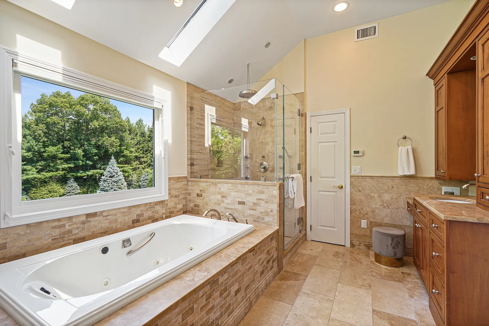 10 Crestview Drive Photo 18