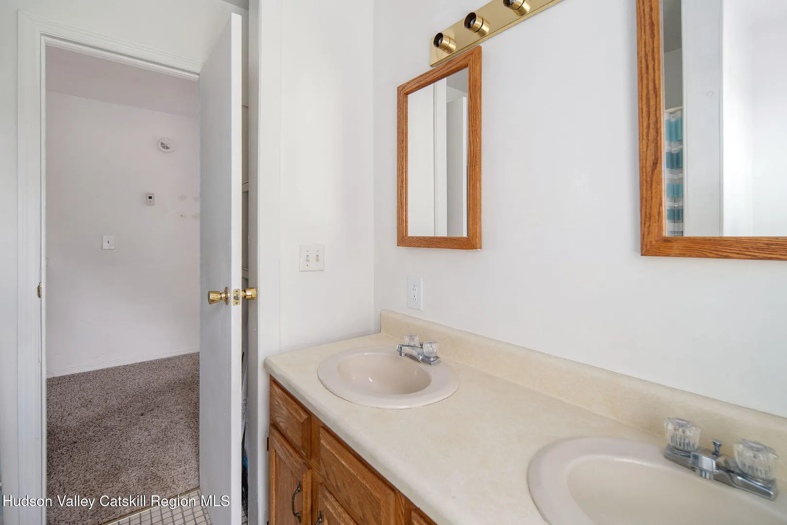 530 Colby Road Photo 37