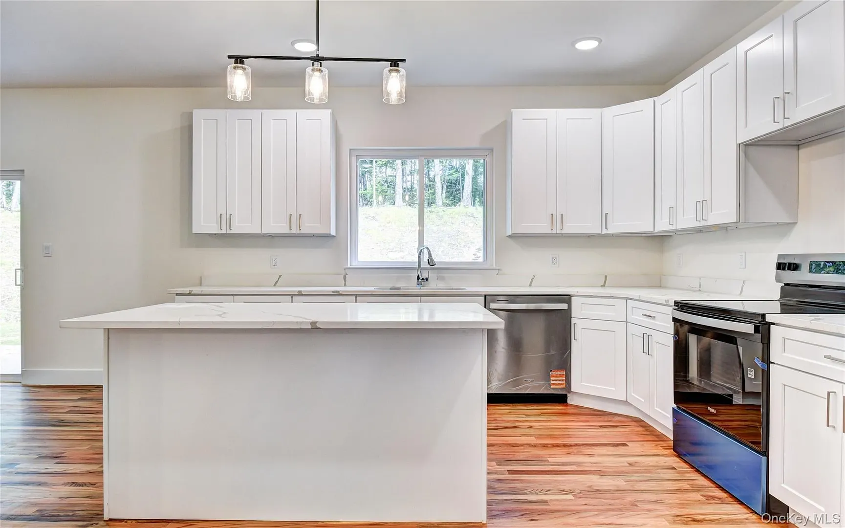 25 Tamarack Drive Photo 10