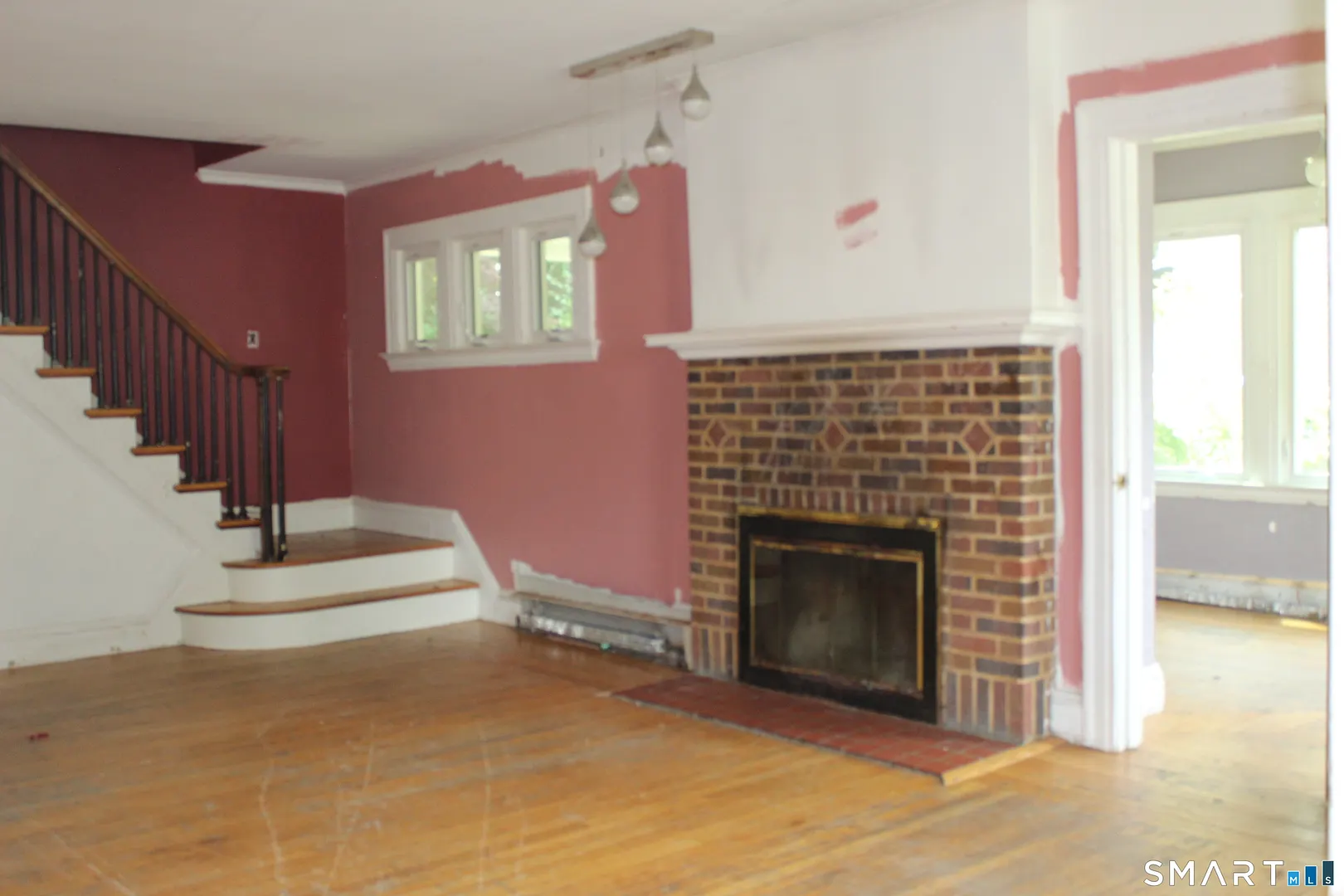105 Roydon Road Photo 4