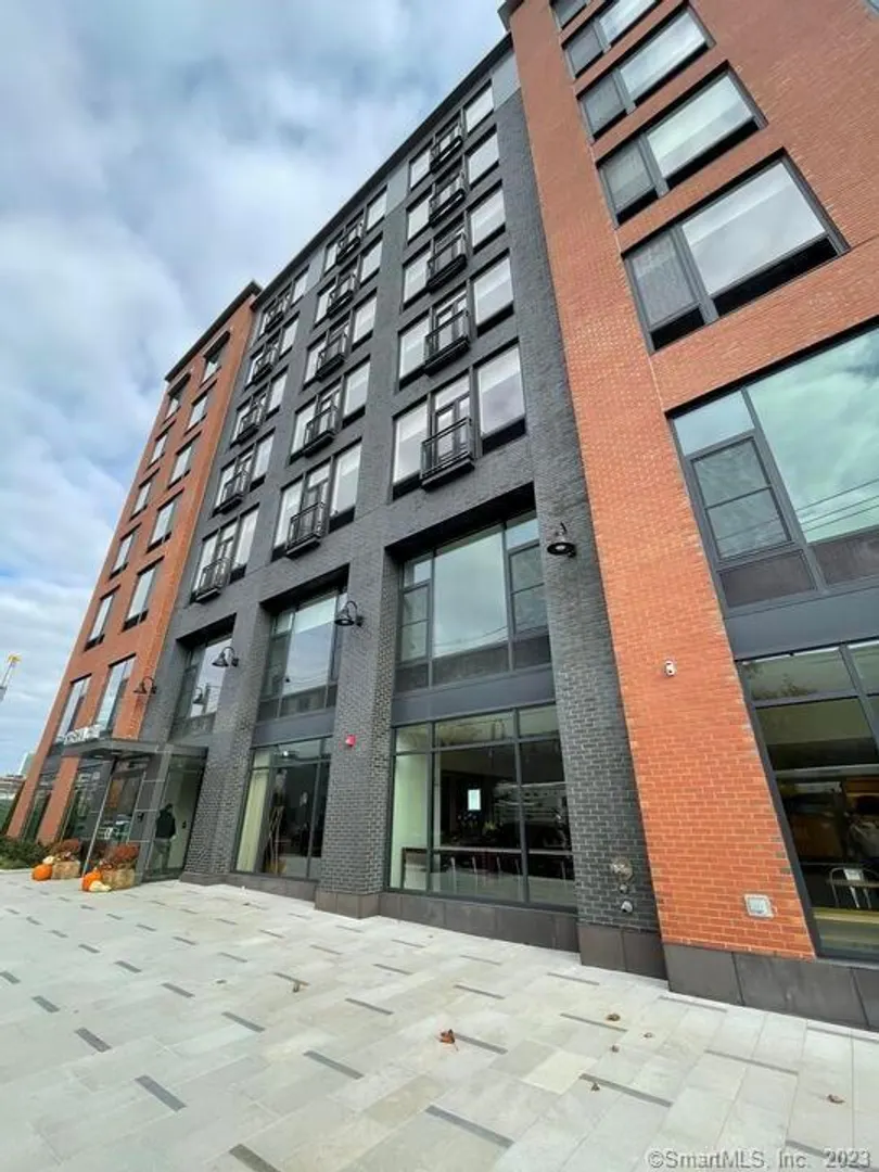 42 John Street  #207 Photo 4