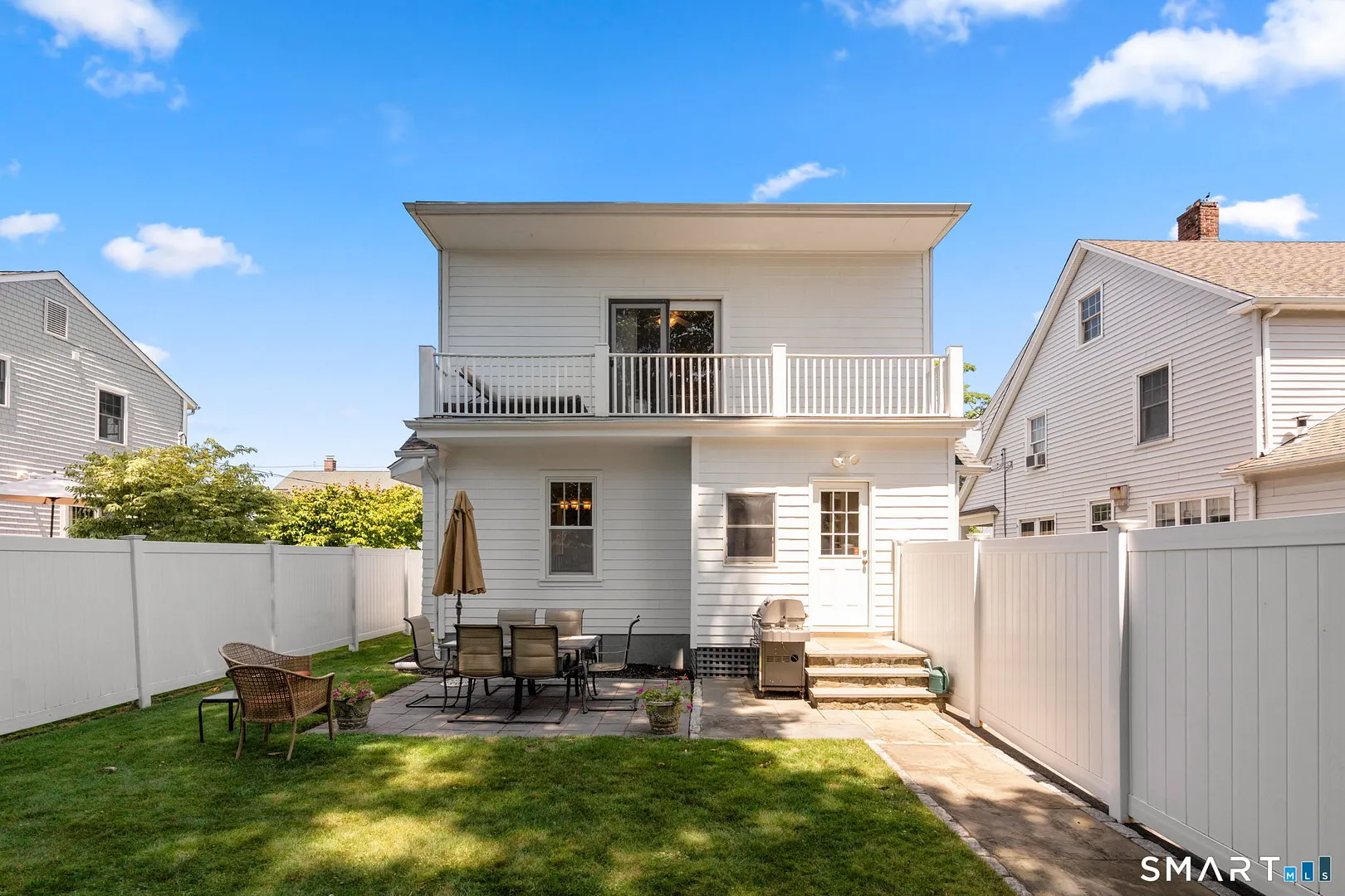 10 Marion Avenue Photo 5