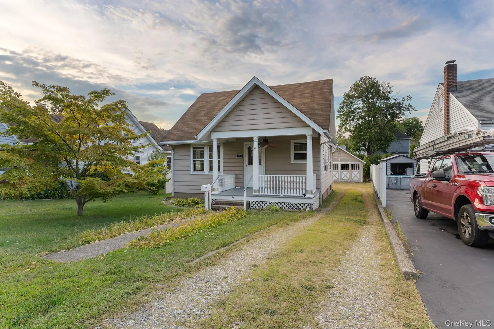 16 Oak Terrace Photo 2