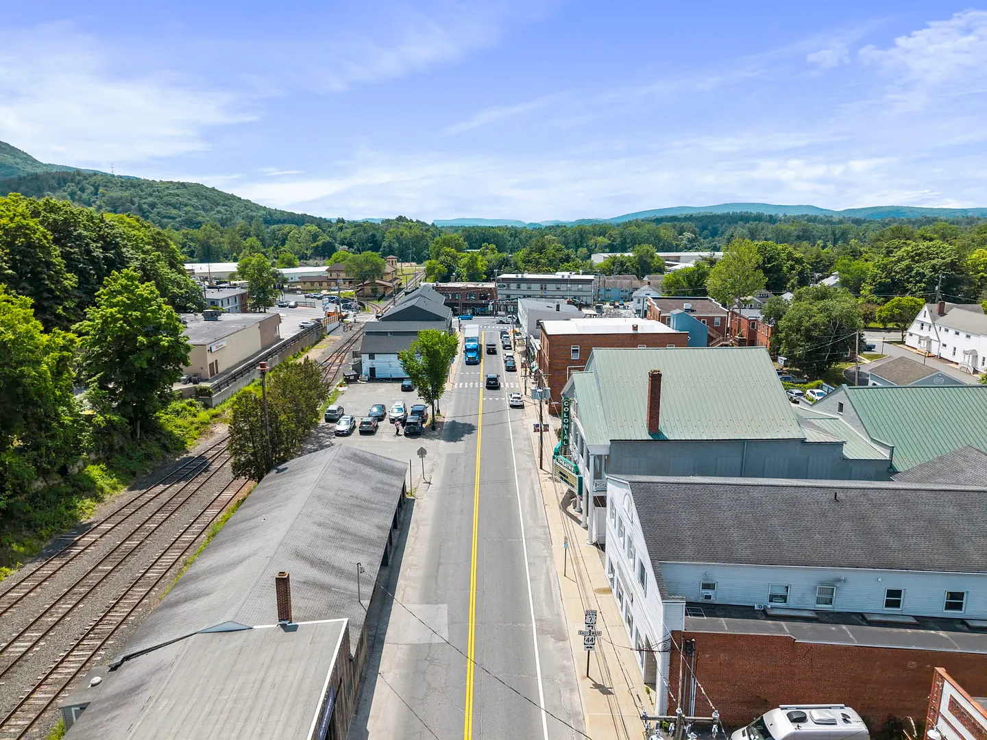 27 Railroad Street Photo 39
