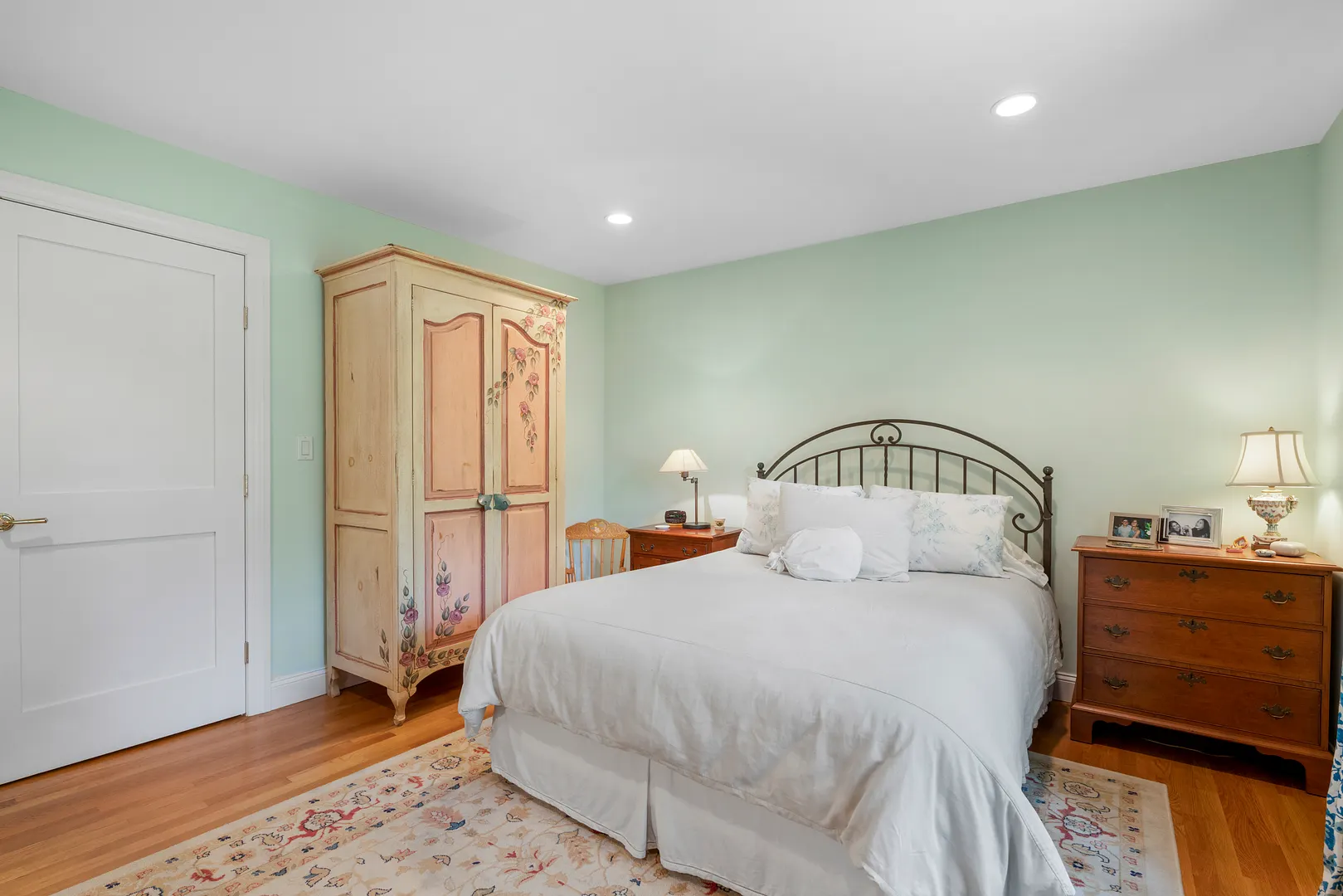 525 Carroll Avenue Photo 23