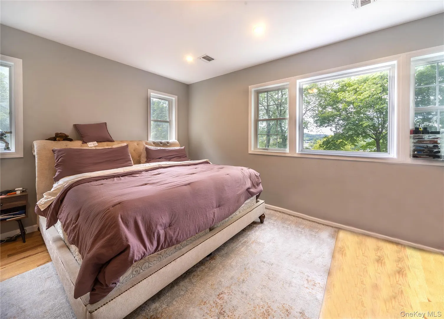 210 Abbott Avenue Photo 9