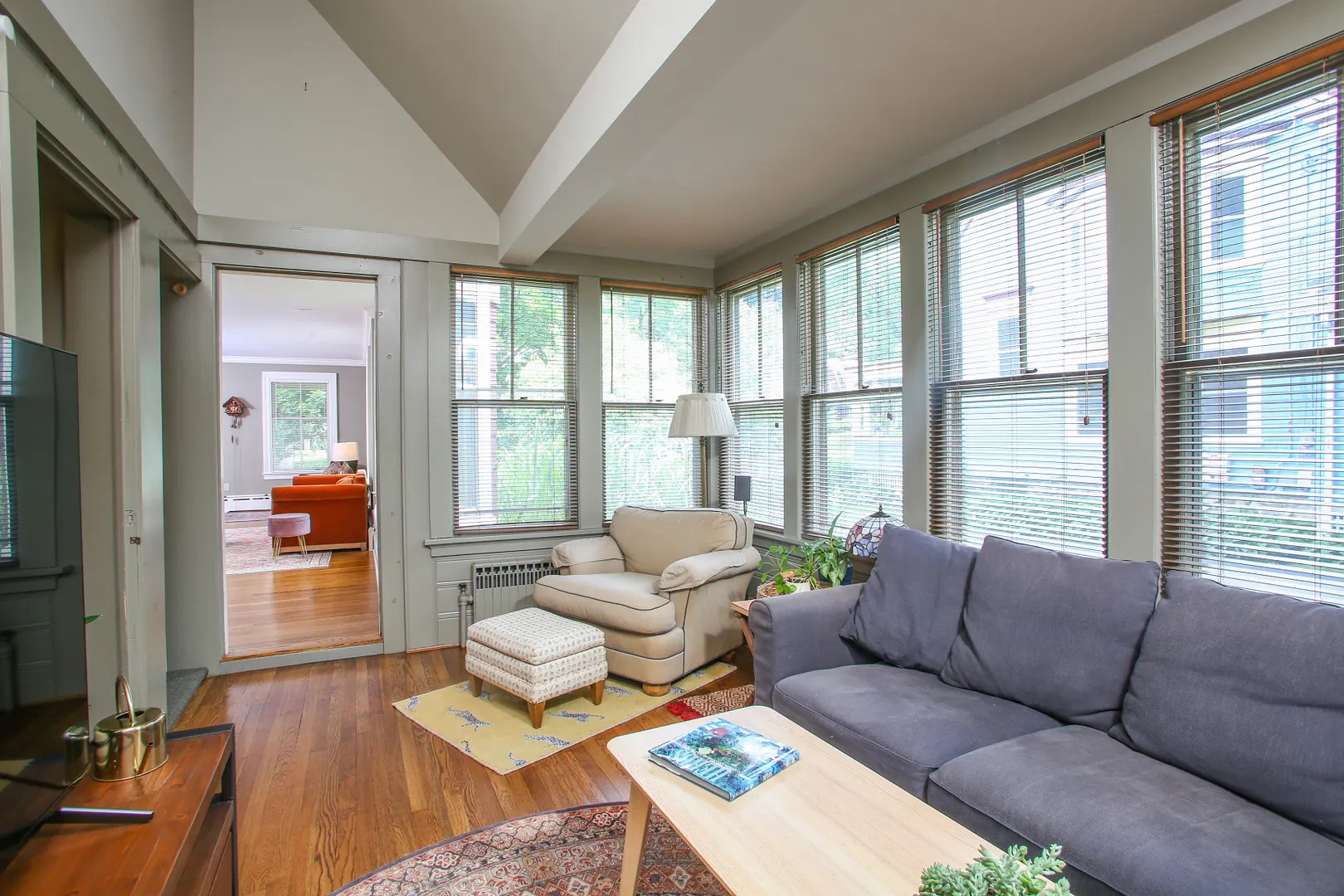 55 Marion Ave Photo 10