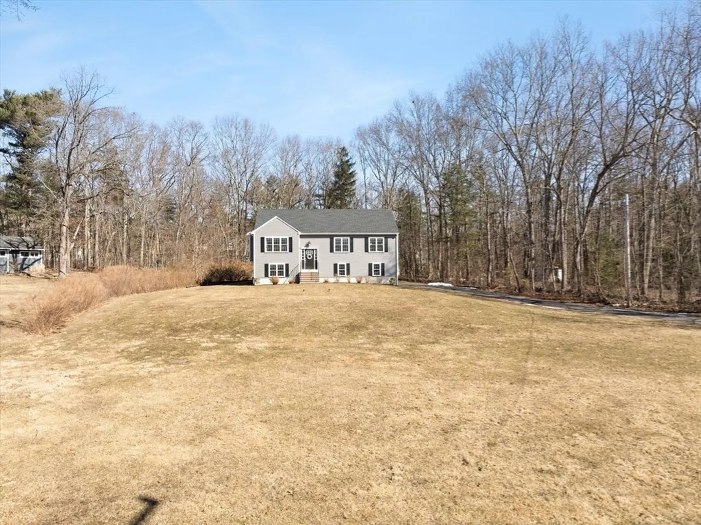 207 Oak St Photo 33