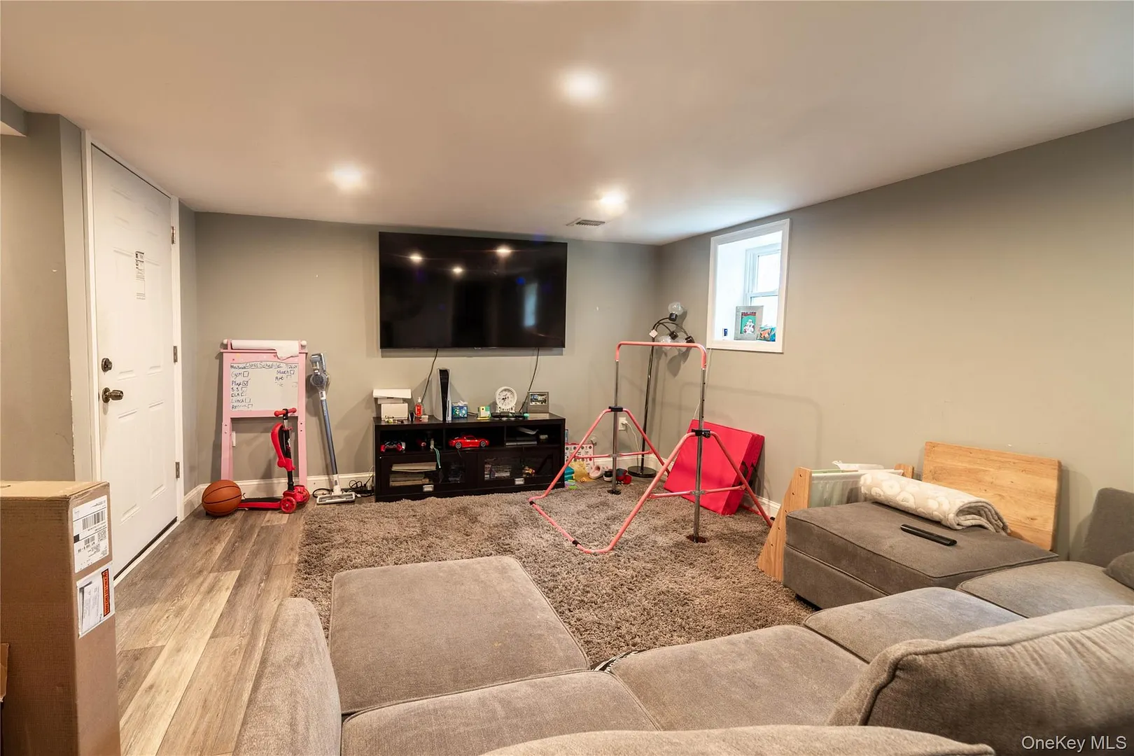 210 Abbott Avenue Photo 14