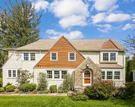 26 Earlwoode Drive