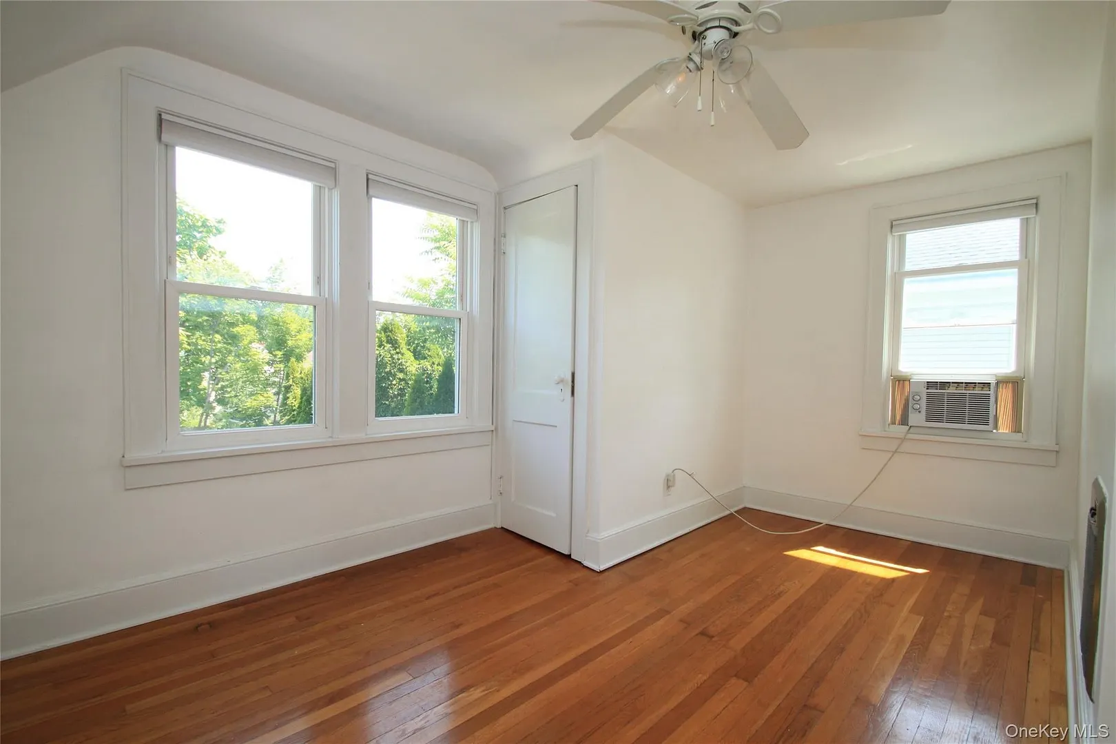 38 Glenwood Photo 17