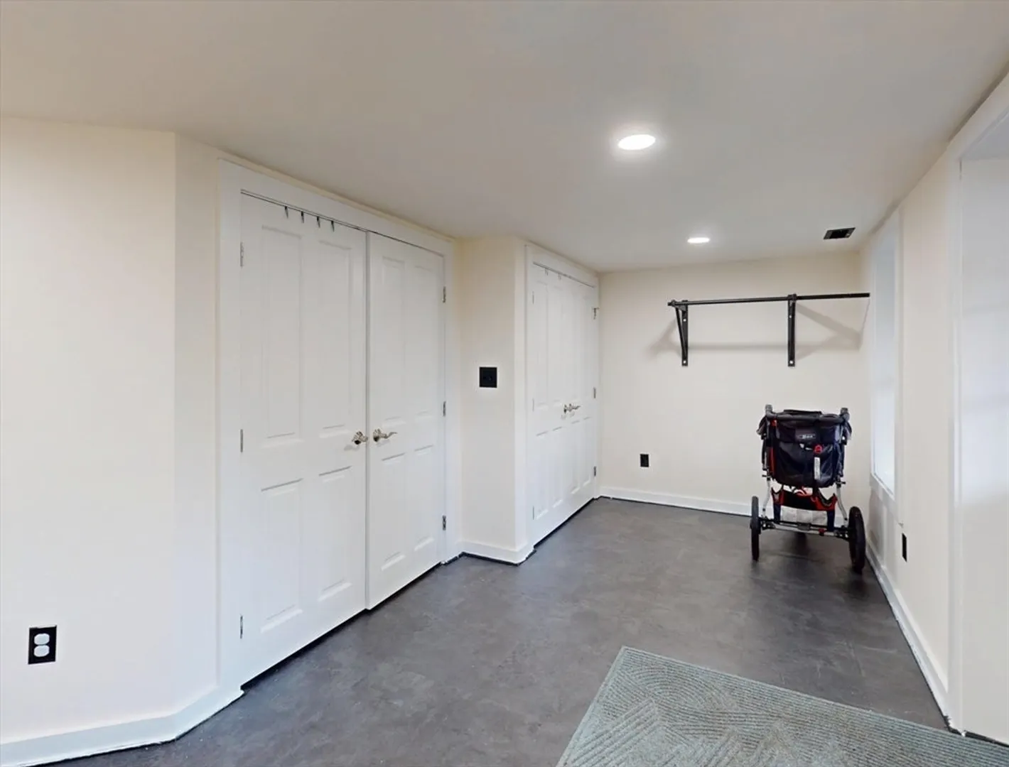 44 Green St Photo 32