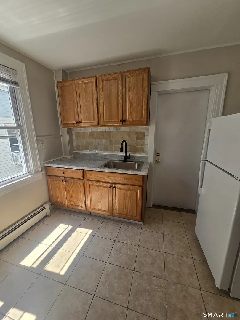 76 Rock Street Photo 6