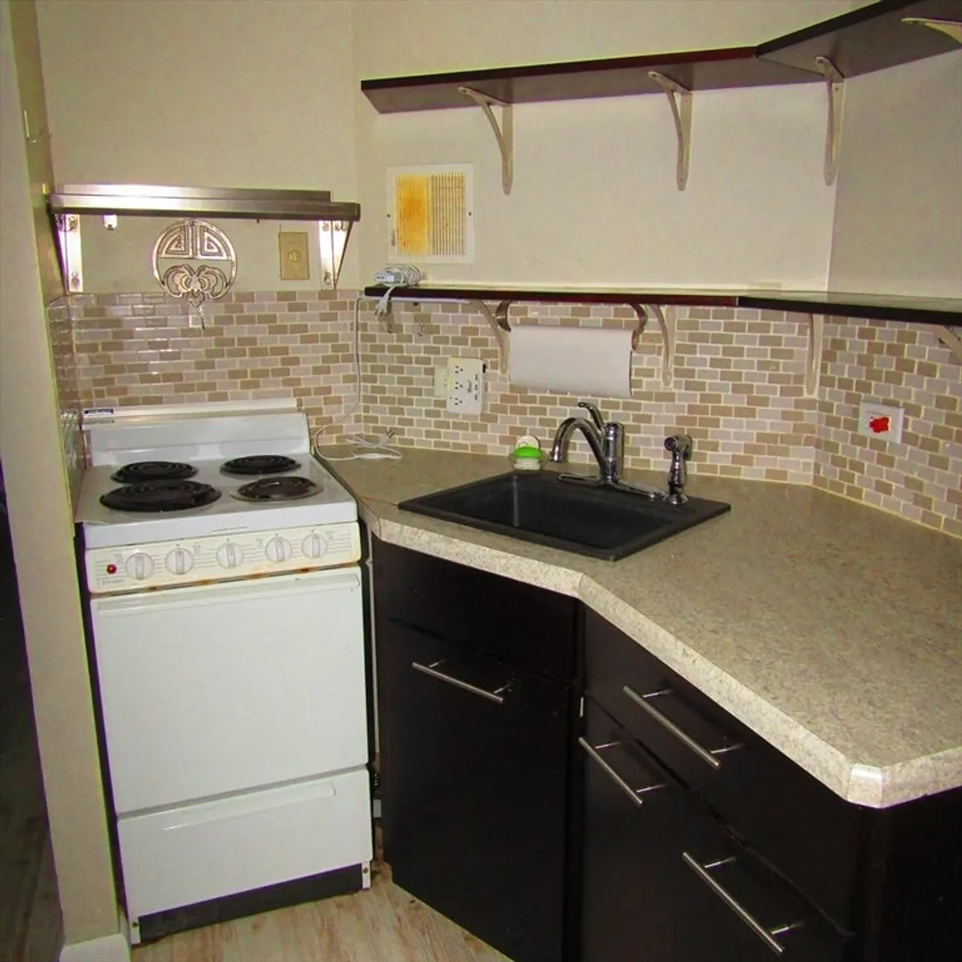 465 Spring Street Photo 22