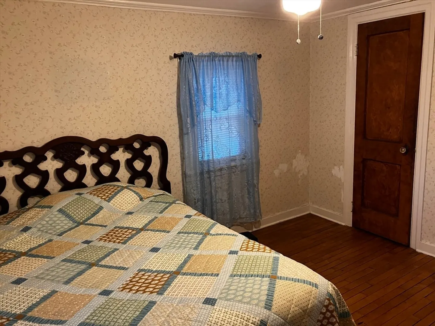 8 Ivanhoe Ave Photo 12