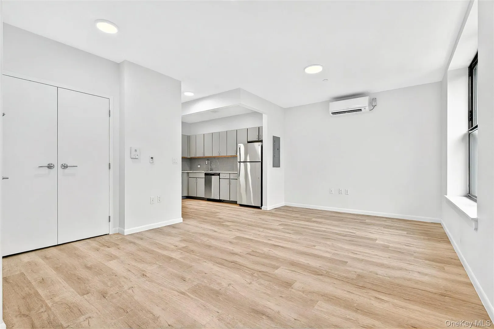 355 Bronx River Avenue  #1B Photo 8