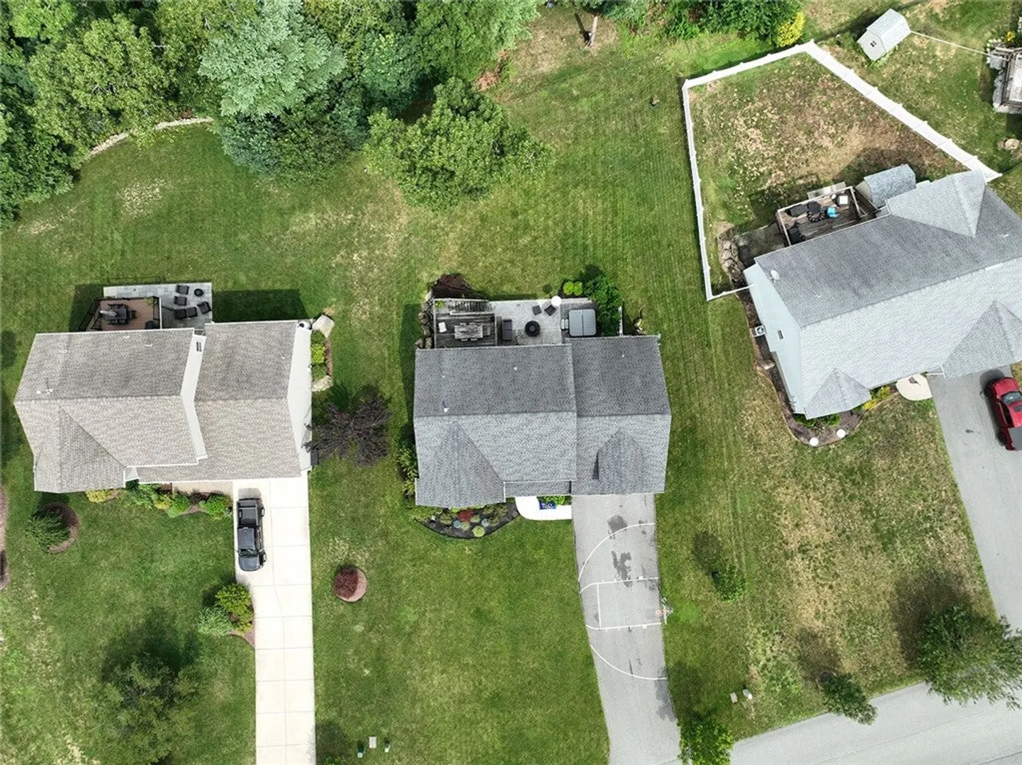 85 Cyrus Court Photo 3