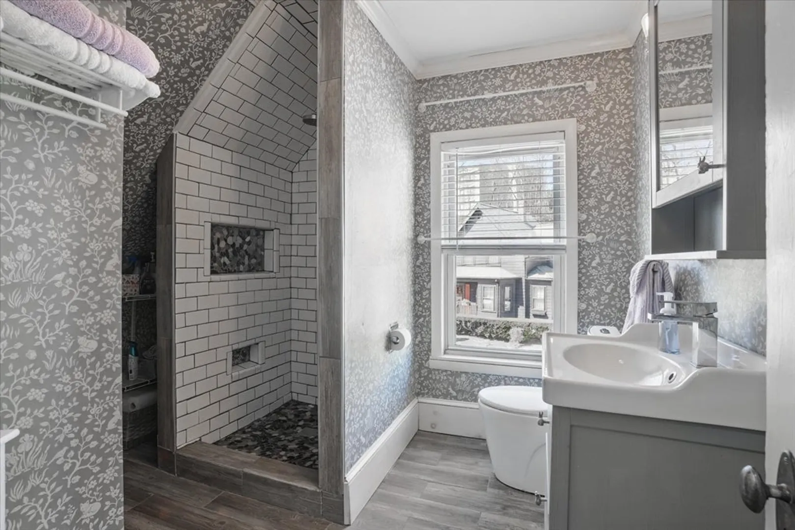 14 Lambert Ave Photo 13