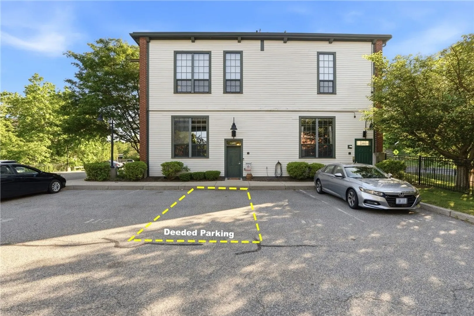 180 Allen Street  #101 Photo 32