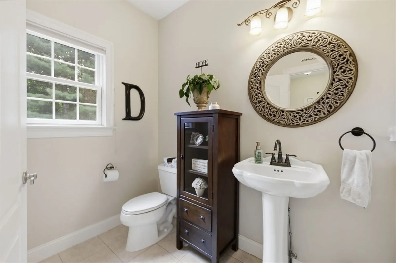 8 Lexington Circle Photo 37
