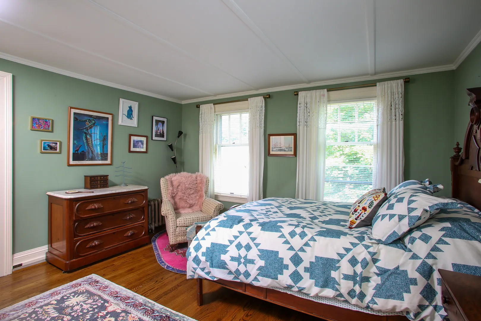 55 Marion Ave Photo 19
