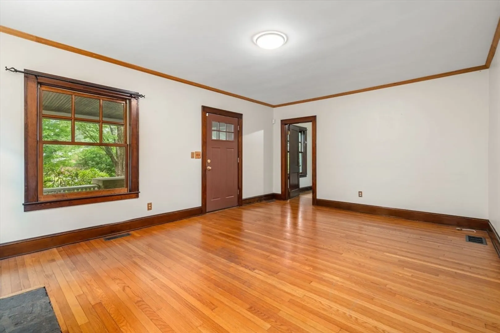 42 Harris St Photo 8