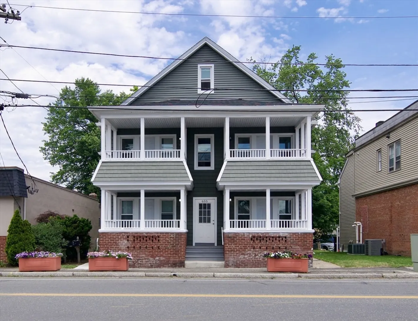 655 N Main St Photo 1