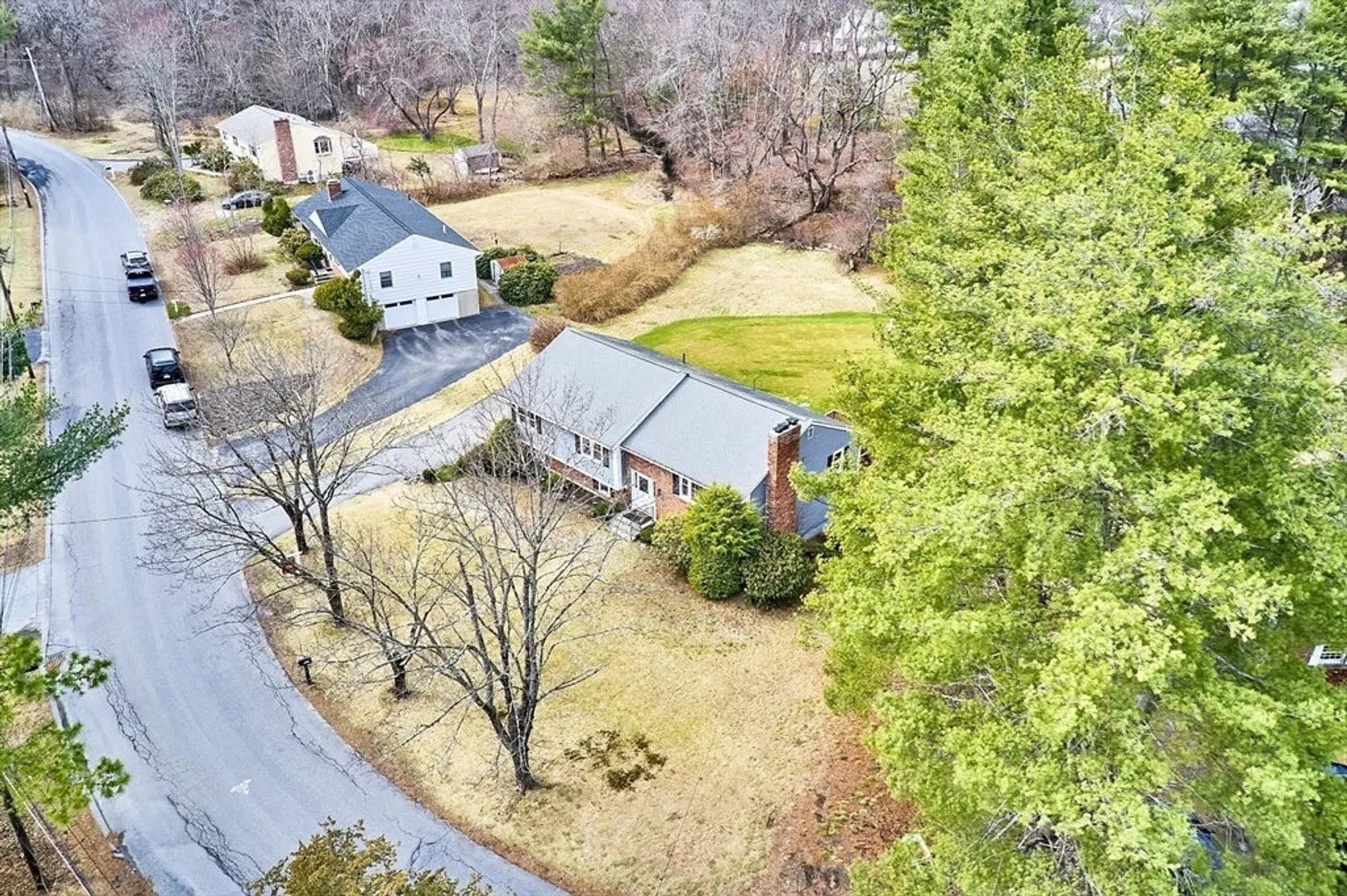 413 Arlington St Photo 30