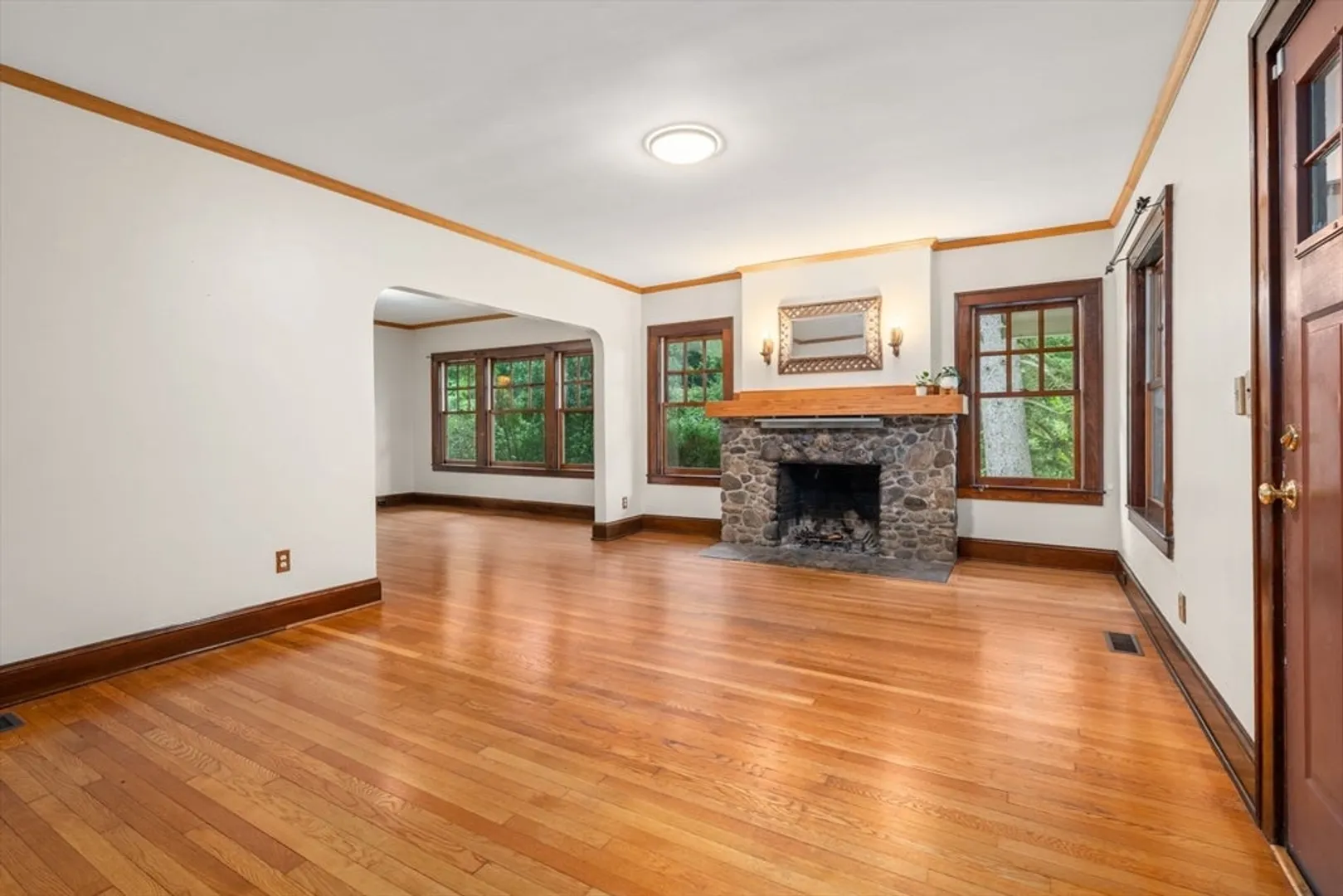 42 Harris St Photo 5