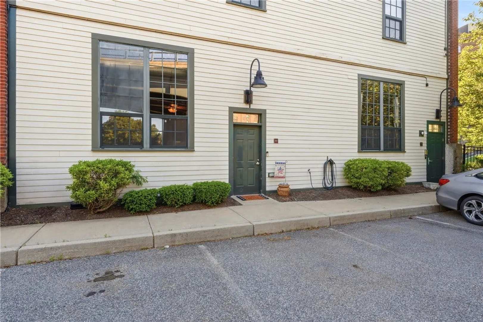 180 Allen Street  #101 Photo 33