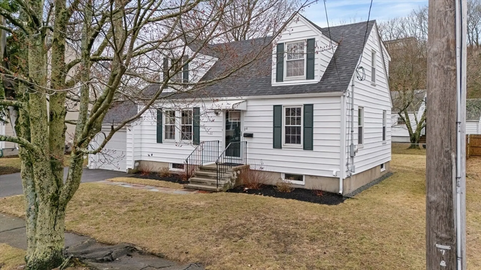 24 Dexter St Photo 36
