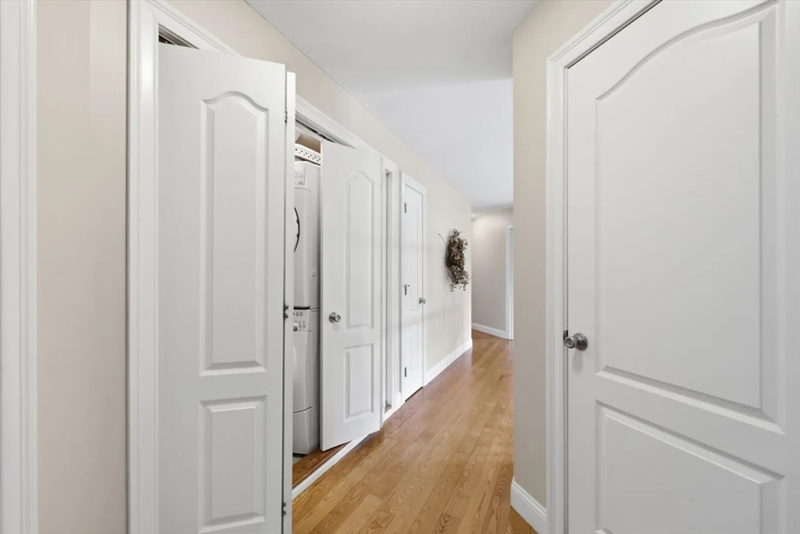 8 Lexington Circle Photo 36