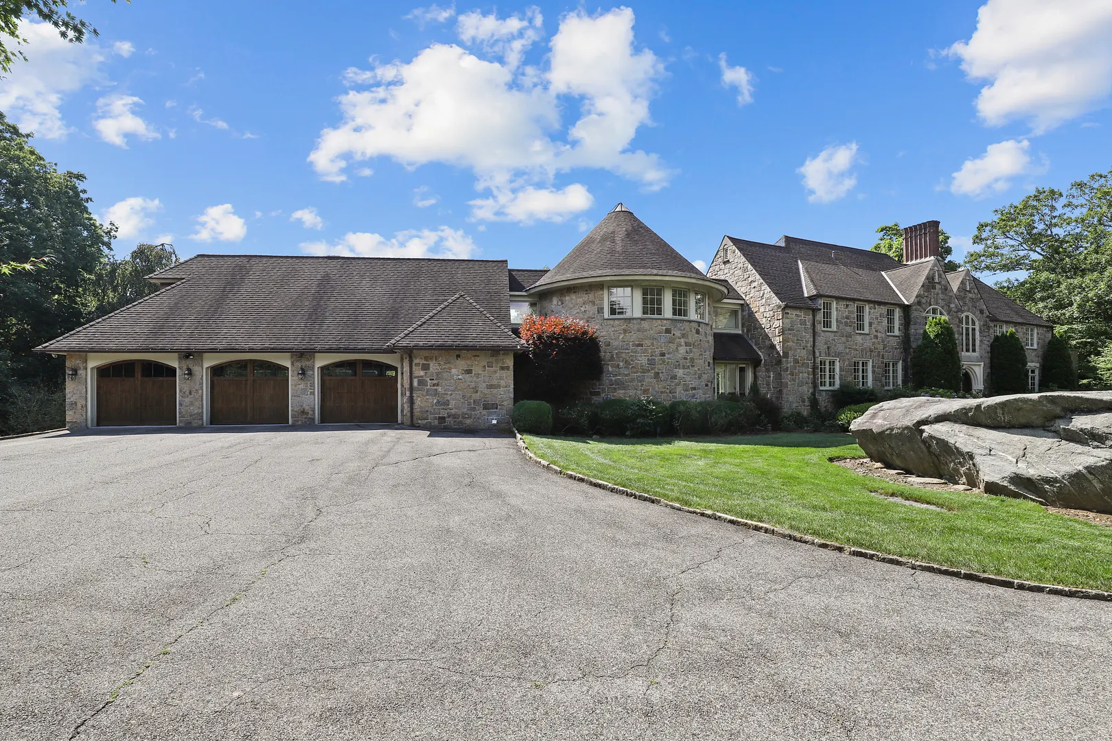 383 Woodlands Road Photo 43