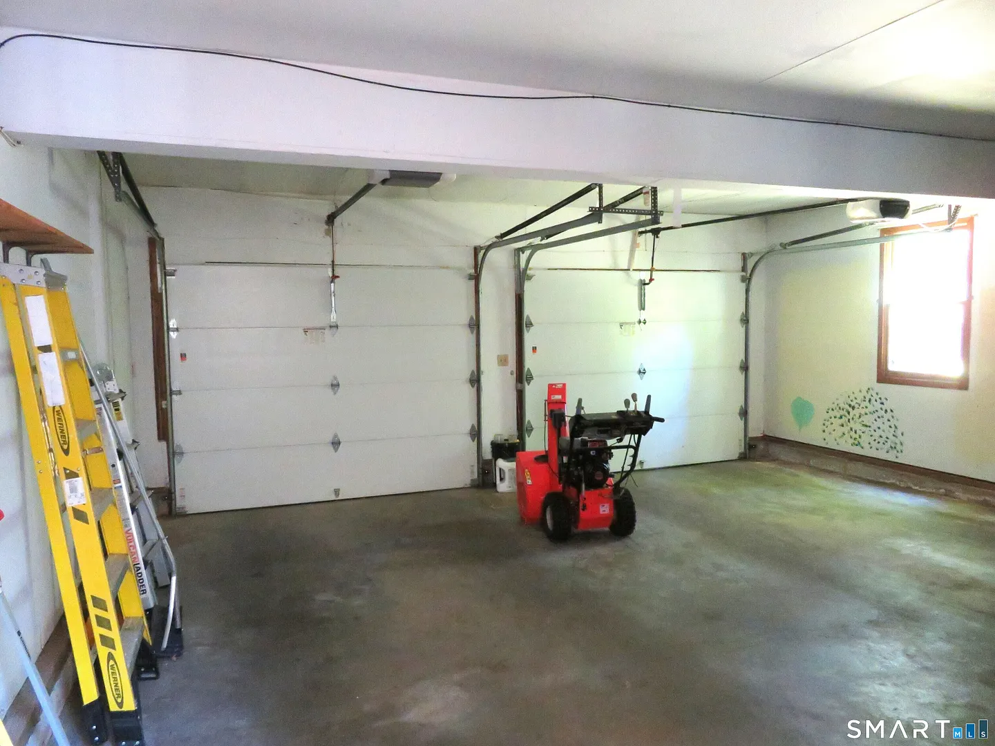 836 Wolf Hill Road Photo 21