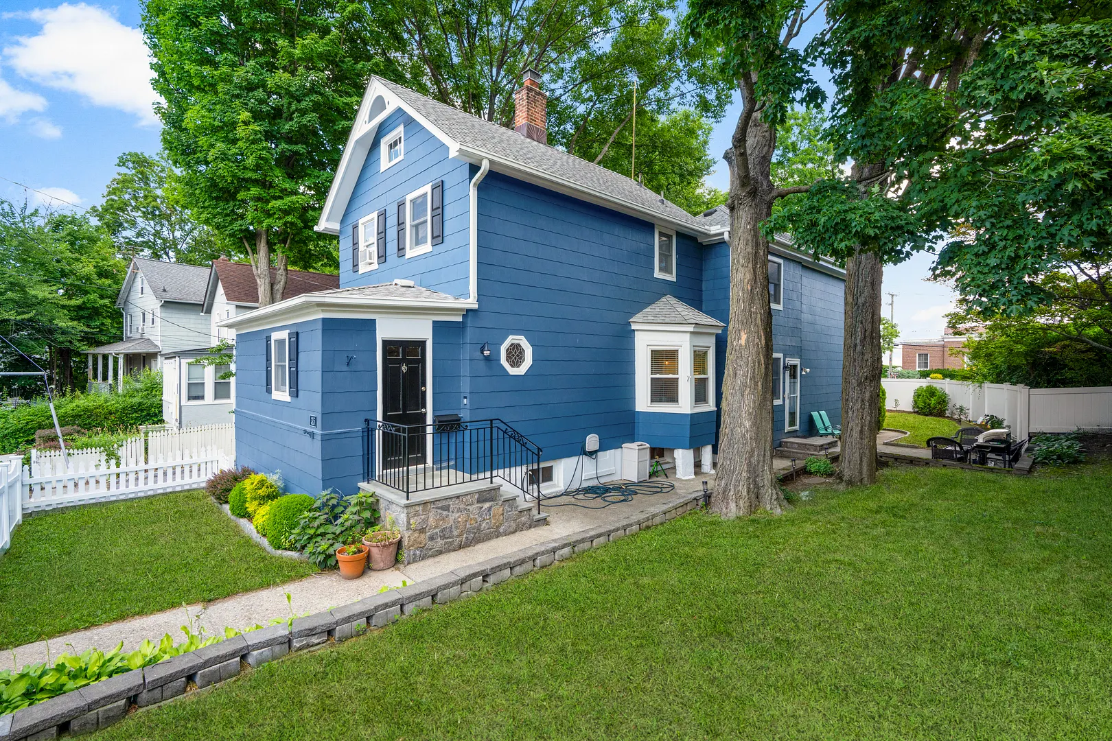 315 Maple Avenue Photo 2