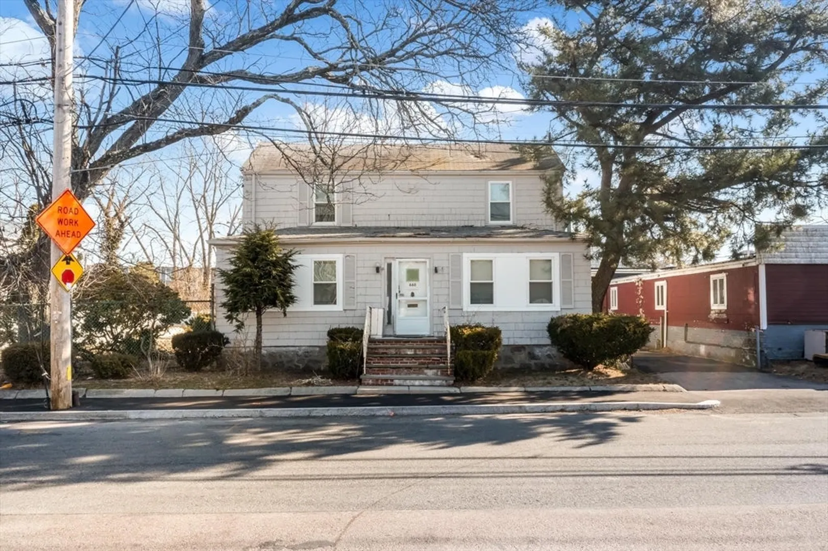 660 Canterbury St Photo 1