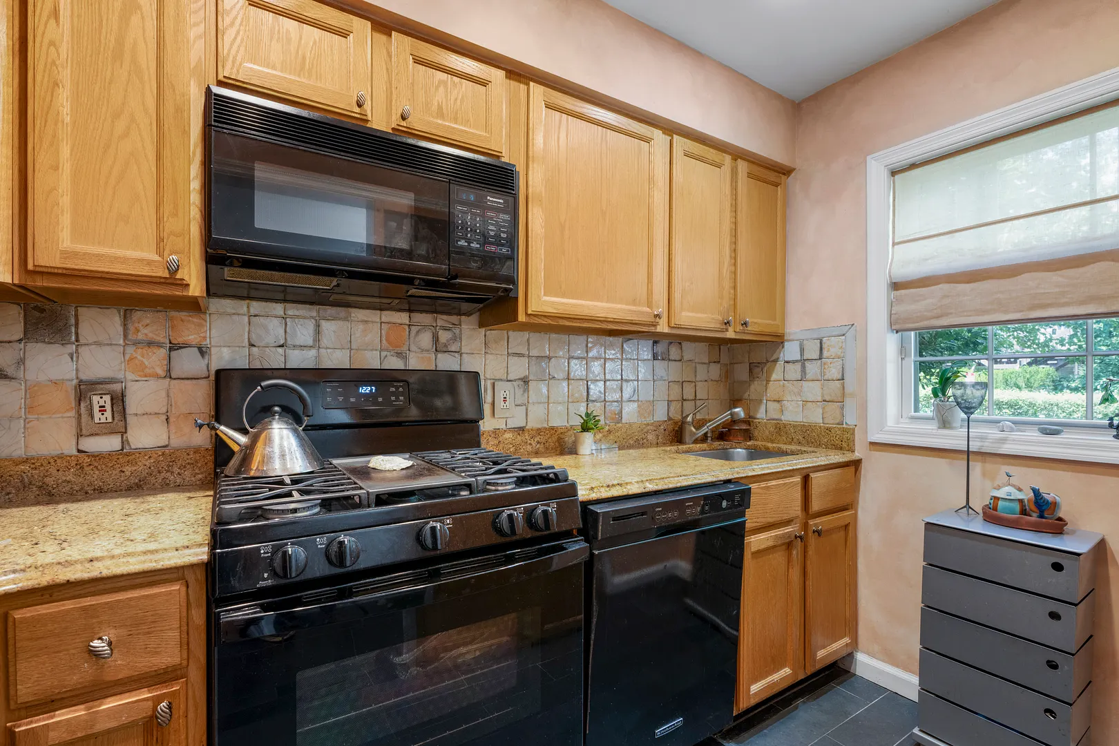 398 Cortlandt Avenue  #8 Photo 11