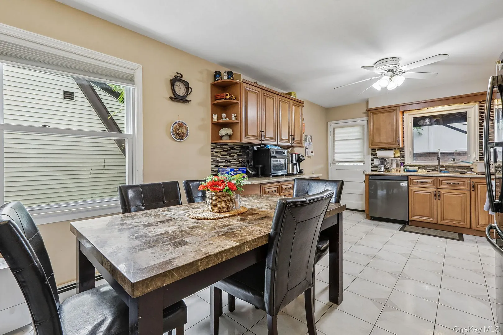 583 Bellevue Avenue N Photo 28