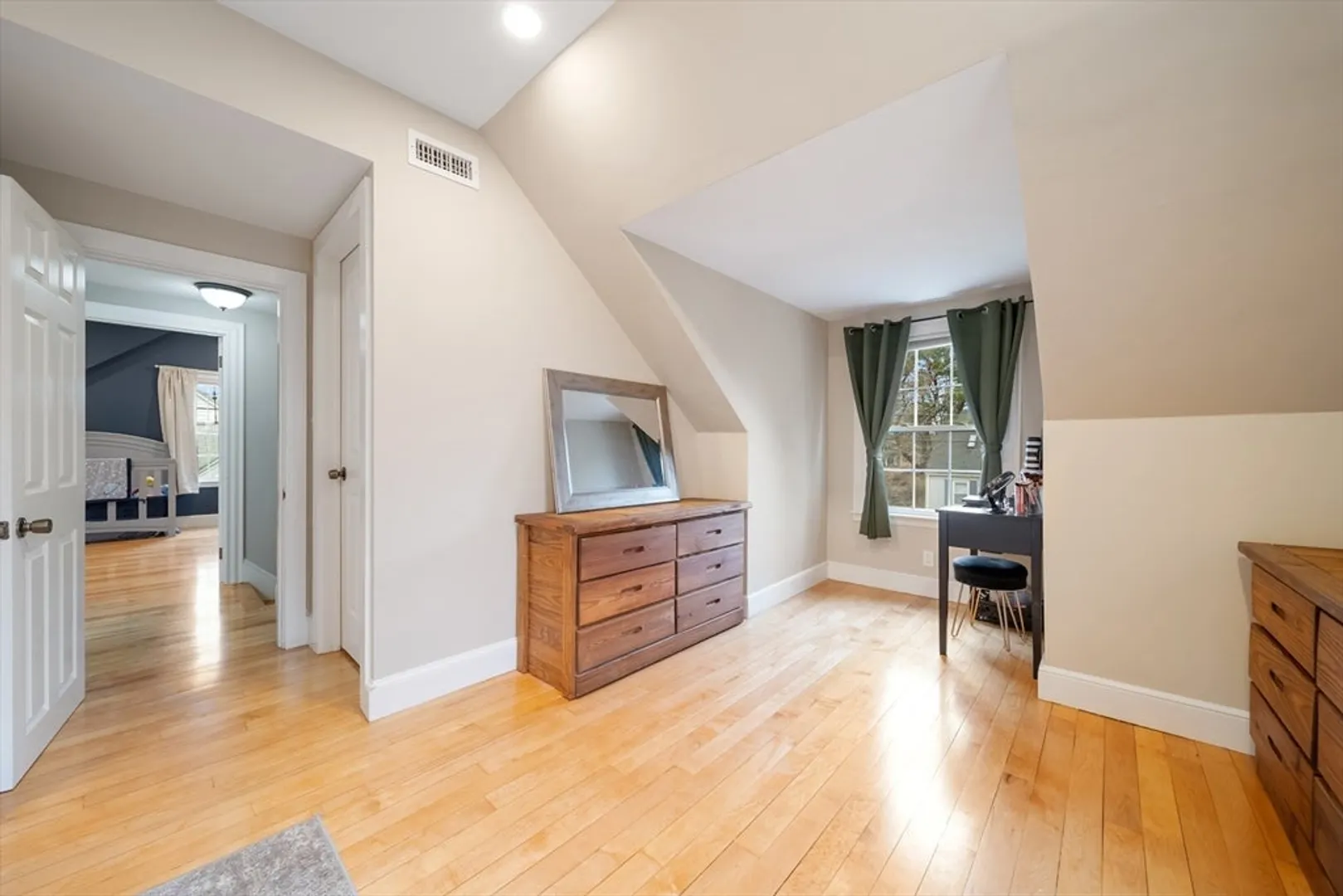 24 Dexter St Photo 19