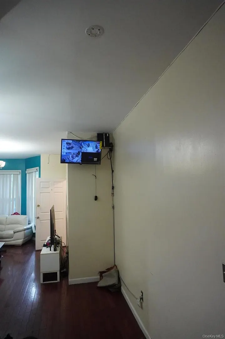 1384 Clinton Avenue Photo 3