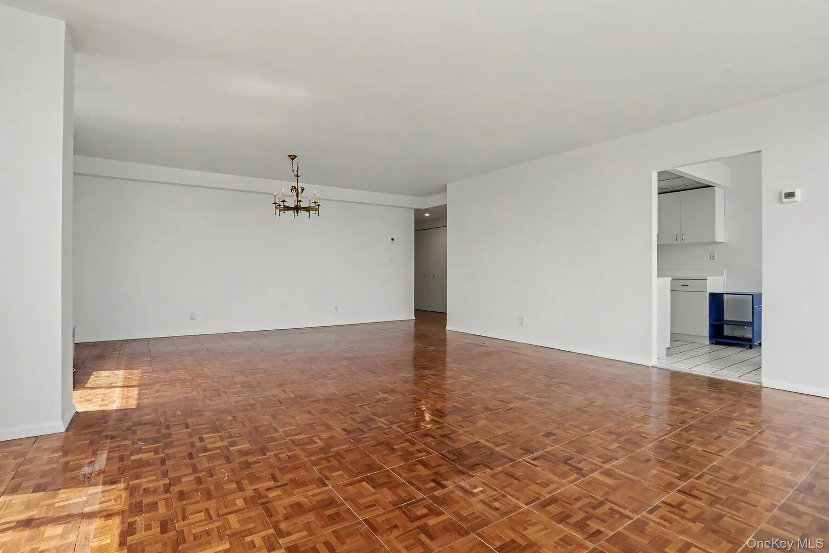 18 Shady Glen Court  #403 Photo 4