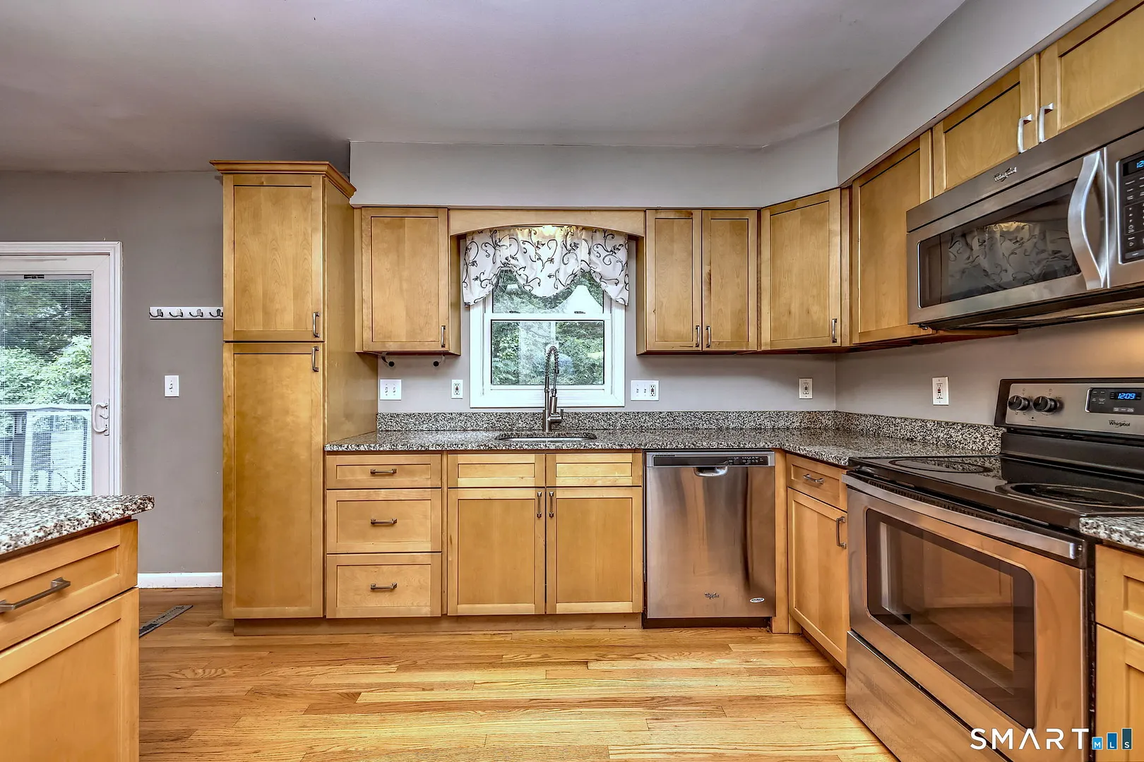 24 Farview Avenue Photo 8