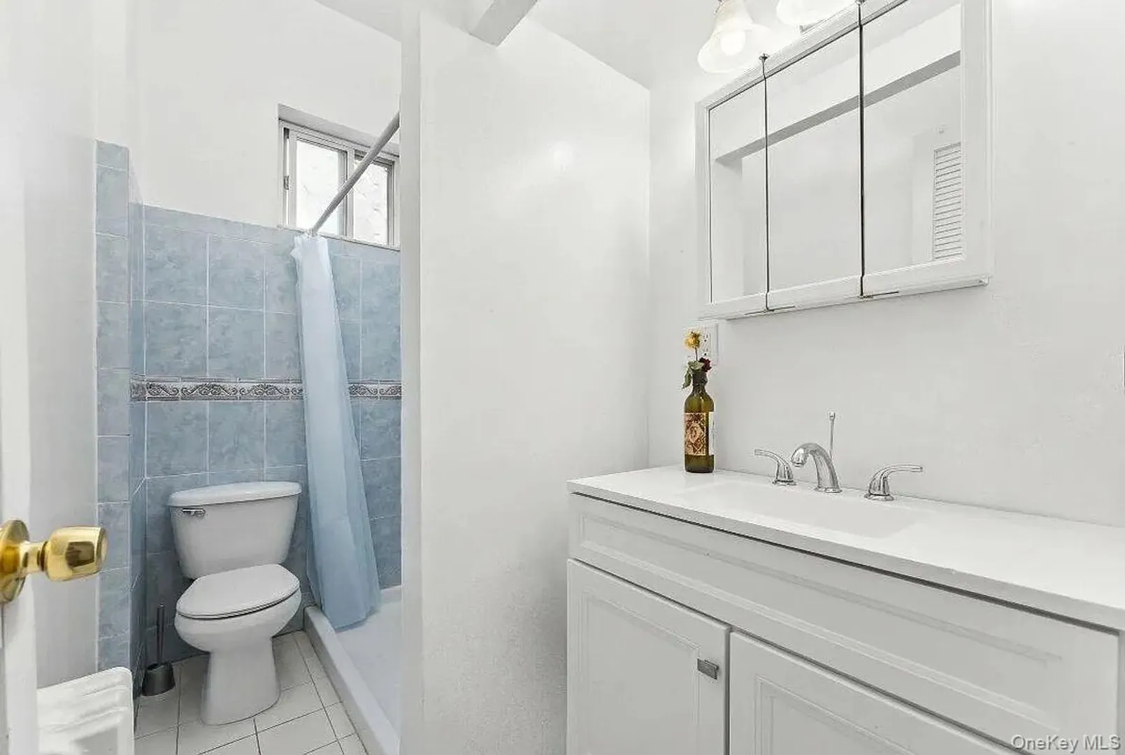 2459 Hoffman Street Photo 6